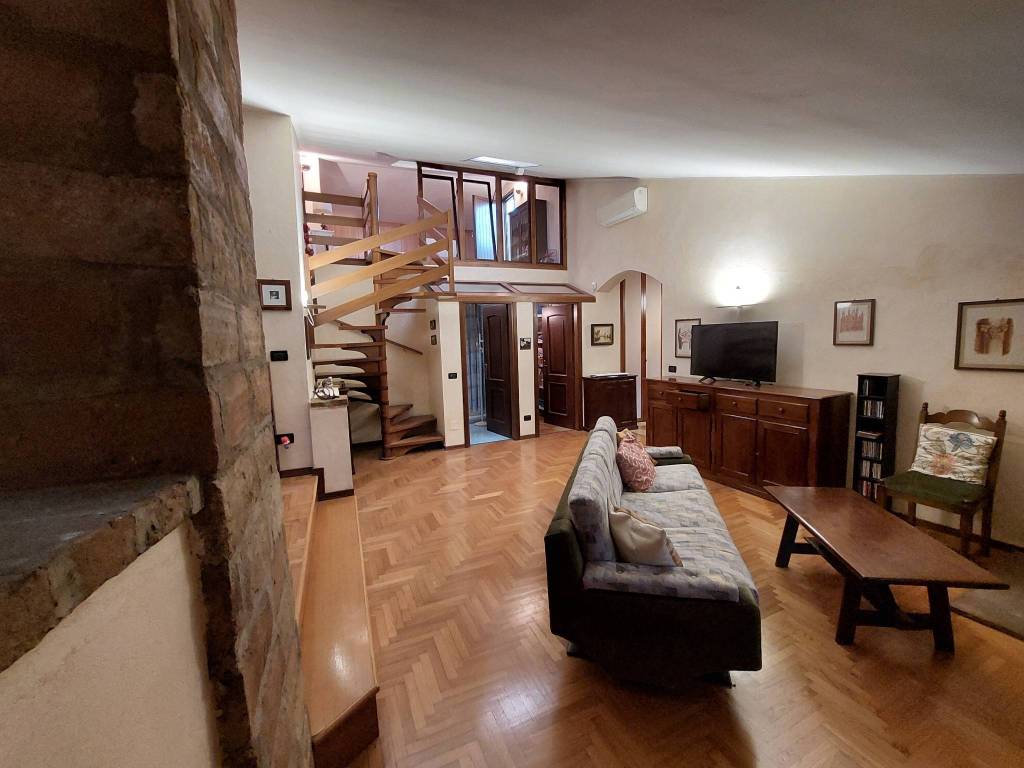 appartamento in vendita a Romano di Lombardia in zona Piscine
