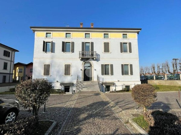 ufficio in vendita a Romano di Lombardia