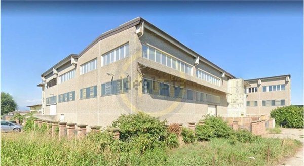 locale commerciale in vendita a Romano di Lombardia in zona Cappuccini