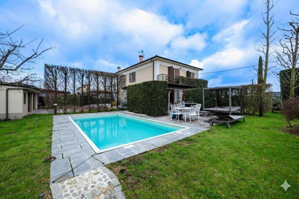 casa indipendente in vendita a Romano di Lombardia
