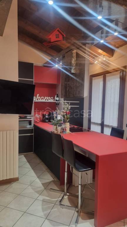 appartamento in vendita a Romano di Lombardia in zona Albarotto