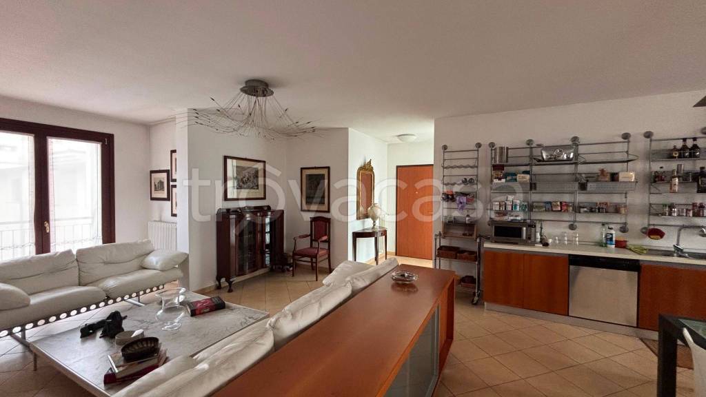 appartamento in vendita a Romano di Lombardia in zona Cappuccini
