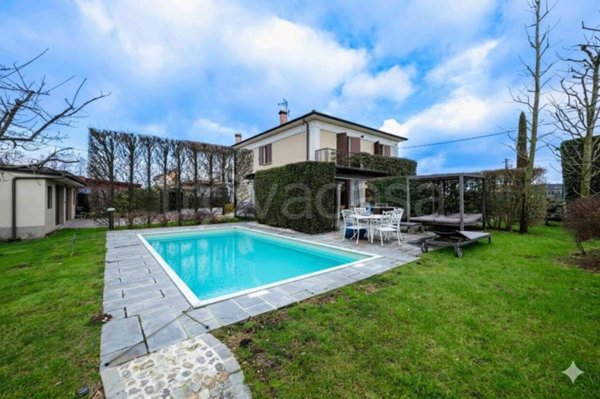 casa indipendente in vendita a Romano di Lombardia