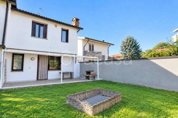 casa indipendente in vendita a Romano di Lombardia
