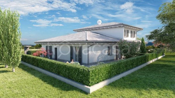 casa indipendente in vendita a Romano di Lombardia in zona Piscine