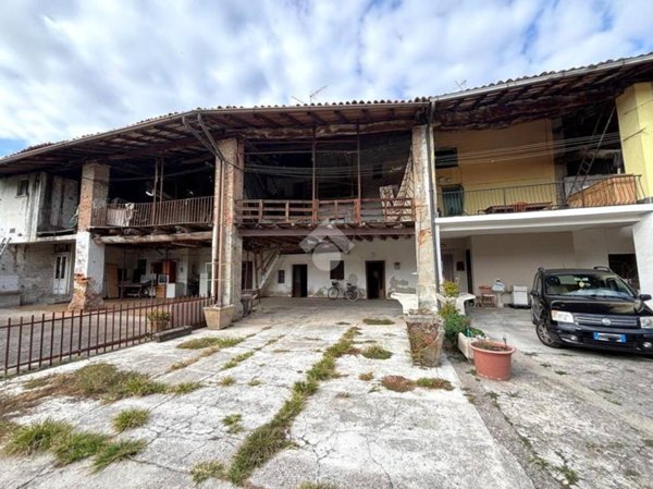 appartamento in vendita a Romano di Lombardia in zona Piscine