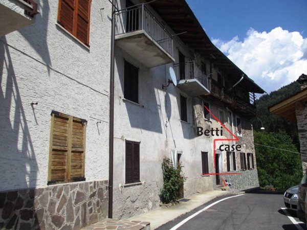 casa indipendente in vendita a Roncobello in zona Baresi