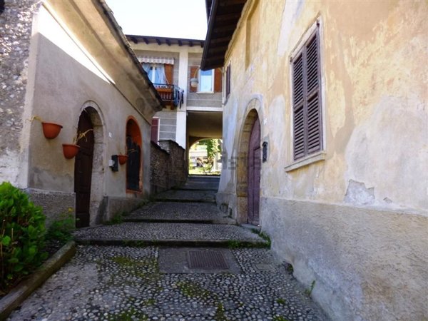 casa semindipendente in vendita a Roncobello in zona Bordogna