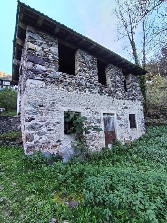 casa indipendente in vendita a Roncobello in zona Bordogna