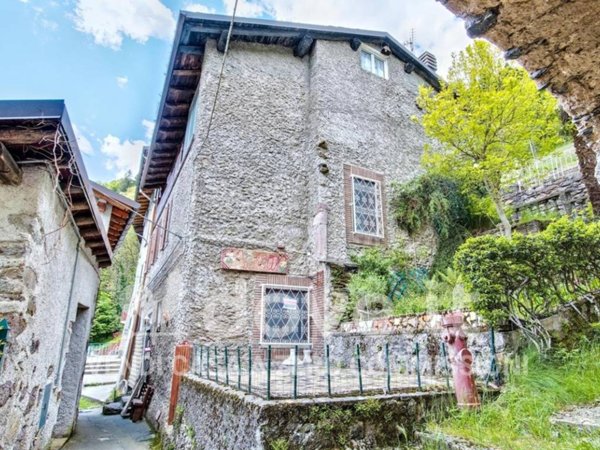 casa indipendente in vendita a Roncobello