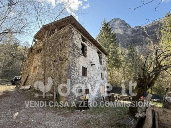 casale in vendita a Roncobello