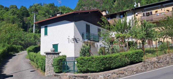casa indipendente in vendita a Roncobello