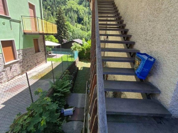 casa indipendente in vendita a Roncobello in zona Capovalle
