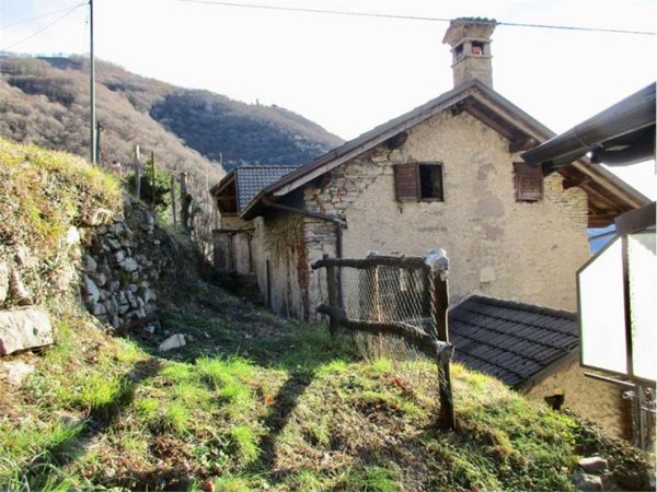casale in vendita a Rota d'Imagna
