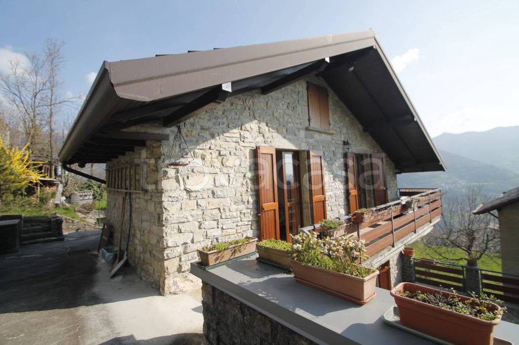 casa indipendente in vendita a Rota d'Imagna