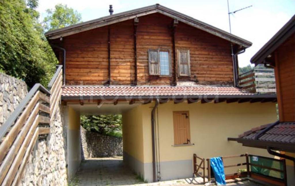casa indipendente in vendita a Rota d'Imagna