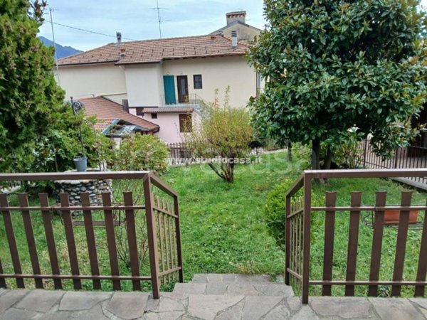 casa indipendente in vendita a Rota d'Imagna