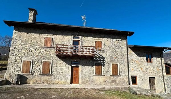 casale in vendita a Rota d'Imagna