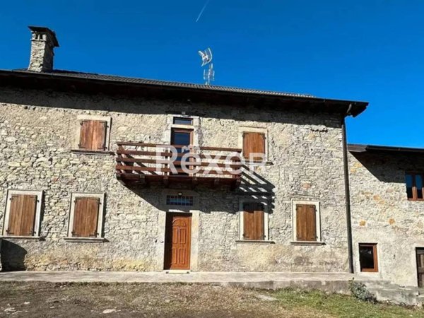 casale in vendita a Rota d'Imagna