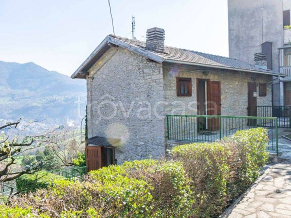 casa indipendente in vendita a Rota d'Imagna