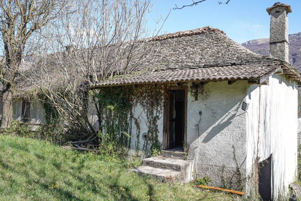 esavano in vendita a Rota d'Imagna