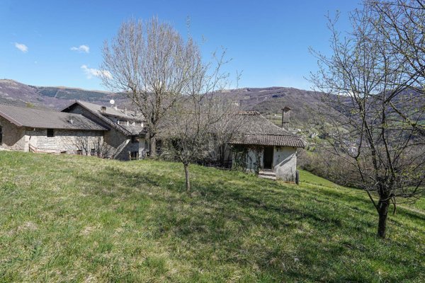 esavano in vendita a Rota d'Imagna