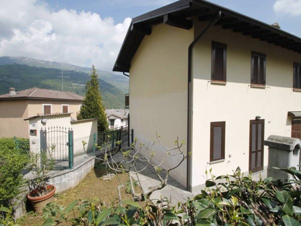 casa indipendente in vendita a Rota d'Imagna