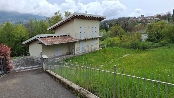 casa indipendente in vendita a Rota d'Imagna