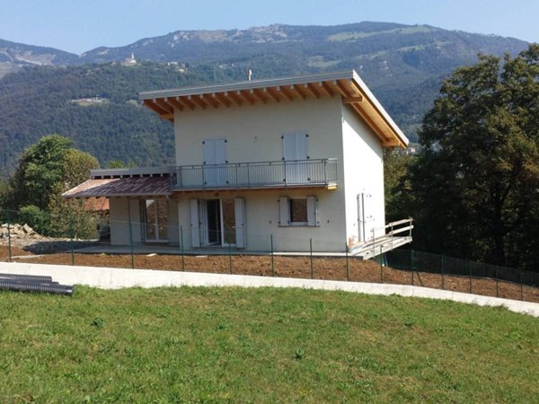 casa indipendente in vendita a Rota d'Imagna