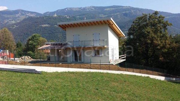 casa indipendente in vendita a Rota d'Imagna