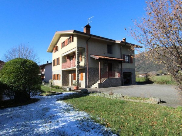 casa indipendente in vendita a Rovetta