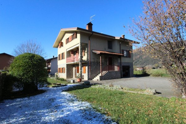 casa indipendente in vendita a Rovetta