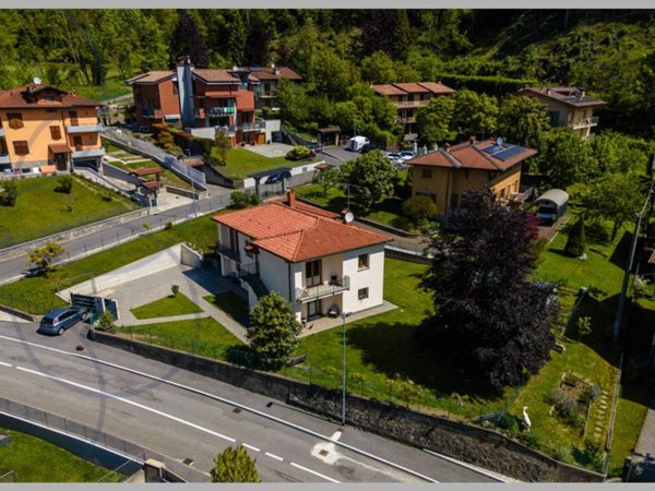 casa indipendente in vendita a Rovetta