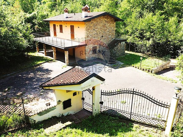 casa indipendente in vendita a Rovetta