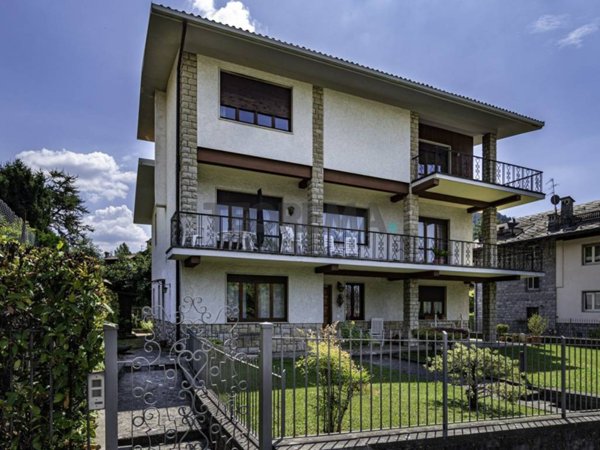 casa indipendente in vendita a Rovetta