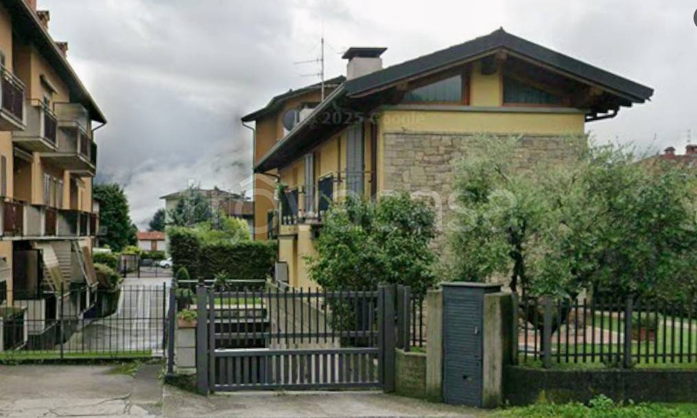 casa indipendente in vendita a Rovetta