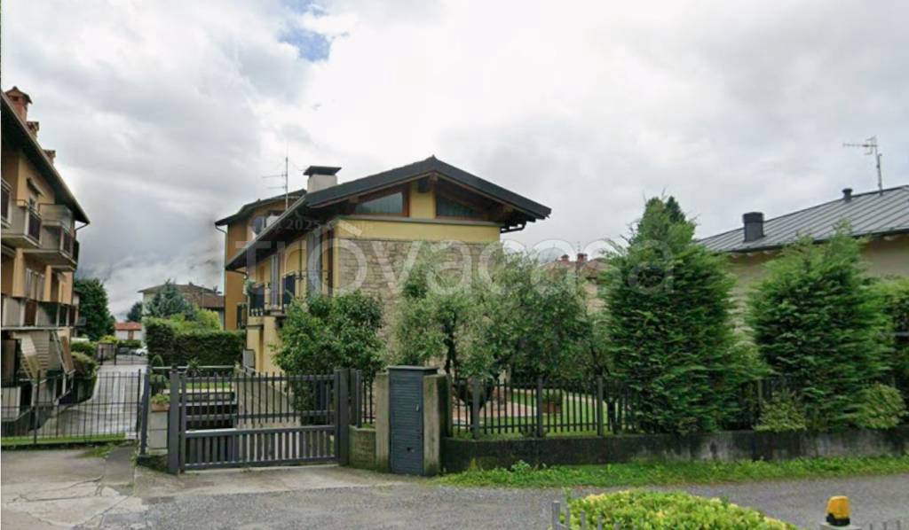 casa indipendente in vendita a Rovetta