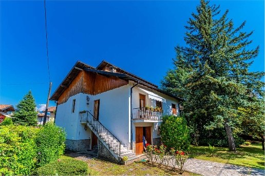 casa indipendente in vendita a Rovetta in zona Conca Verde