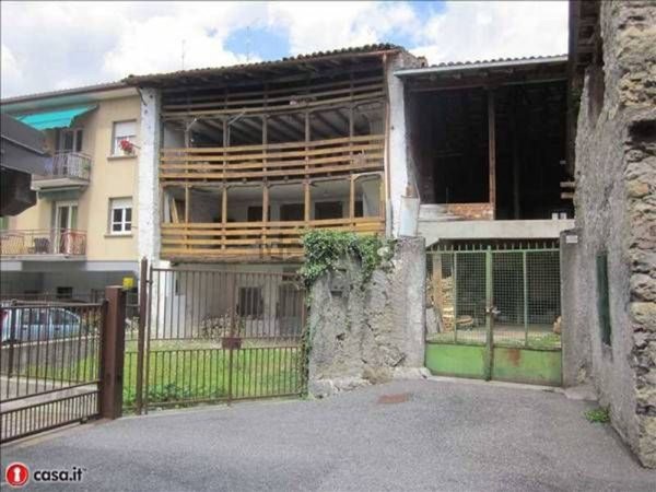 esavano in vendita a Rovetta