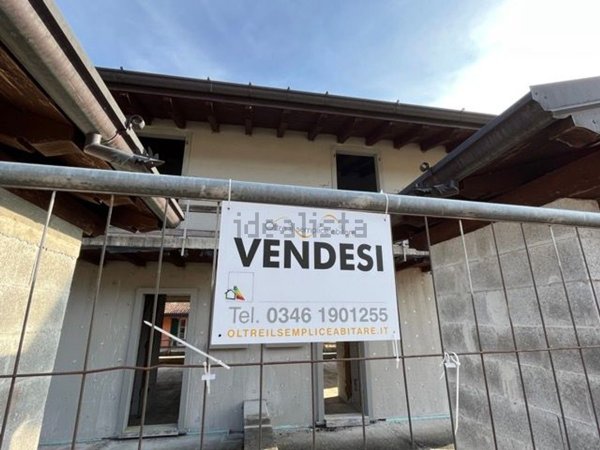 casa indipendente in vendita a Rovetta