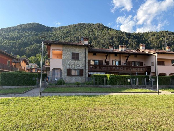 appartamento in vendita a Rovetta in zona Conca Verde