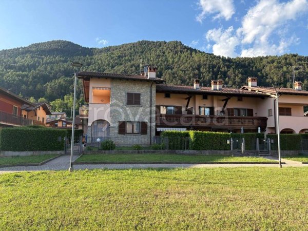 appartamento in vendita a Rovetta in zona Conca Verde