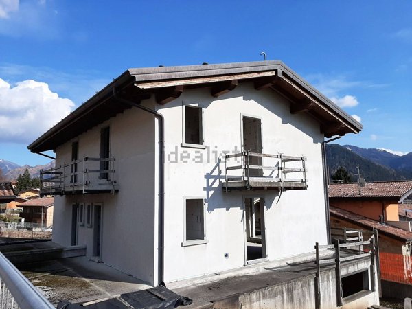 casa indipendente in vendita a Rovetta