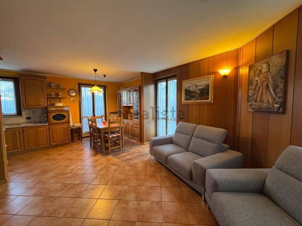 casa indipendente in vendita a Rovetta