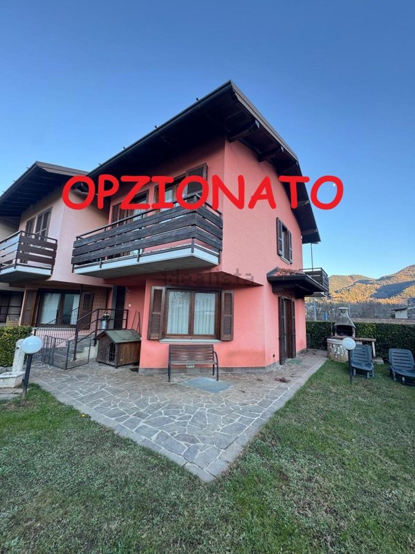 casa indipendente in vendita a Rovetta