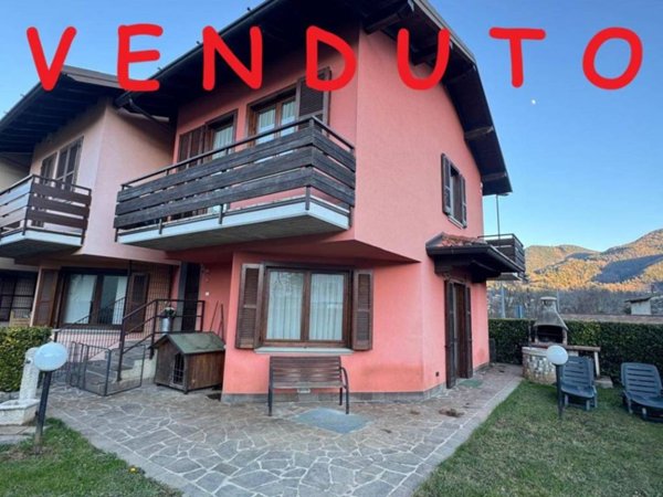 casa indipendente in vendita a Rovetta