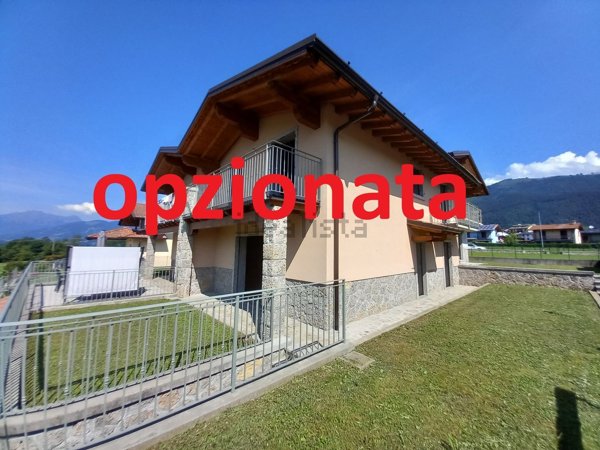 casa indipendente in vendita a Rovetta