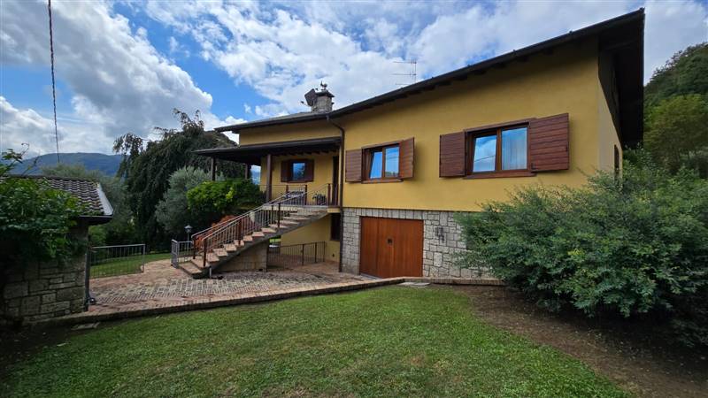 casa indipendente in vendita a Rovetta