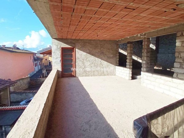 casa indipendente in vendita a Rovetta