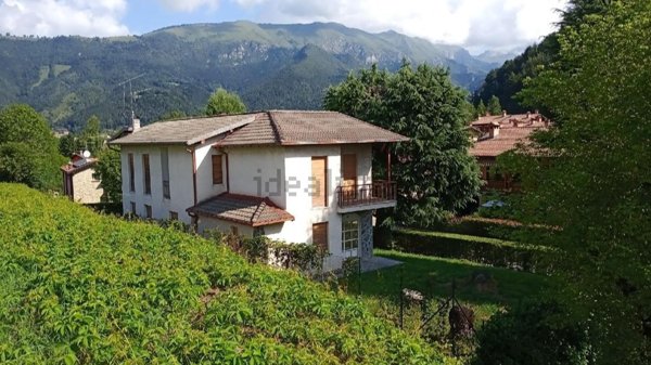 casa indipendente in vendita a Rovetta